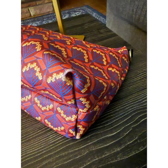 Gorgeous Patterned Bohemian Flower Crossbody With 3 Different Straps - Picture 3 of 10